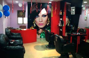 Alexander Professional Saloon For Men & Women