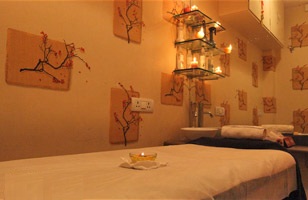 J 18 Salon n Spa (Ladies only)