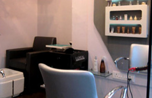Makeover Unisex Salon @ FC Road
