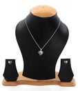 Oleva Contemporary Heart Shaped Pendant Set