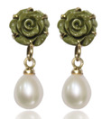OPS. Striking Pearl Earrings DSNER38