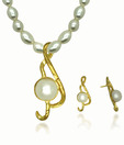 OPS. Divine Gold Plated Pearl Pendant Set DSNPS111