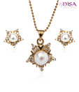 Nisa Pearls Shimmering Floral Design Pearl & CZ Pendant Set