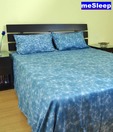 meSleep Blue Floral Printed Bed Sheet With Two Pillow Covers