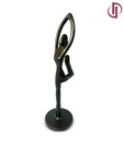 Design Hut Statue Rose- Black
