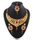 Utsavi Beautifully Crafted Traditional Kundan Necklace Set