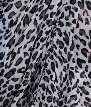 Kunchals Black and White Spandex and Cotton Sarong