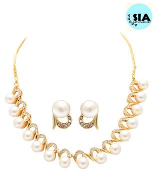 Sia Elegant Pearl Necklace Set