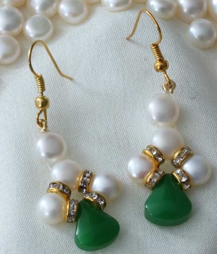 Deccan's Green Stone Pearl Set