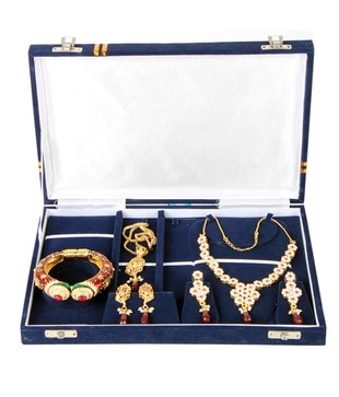 Deccan's Glittering Combo