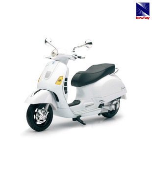 NewRay Vespa GTS 300 Super Scale Model Scooter